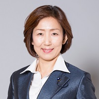 新井富美子